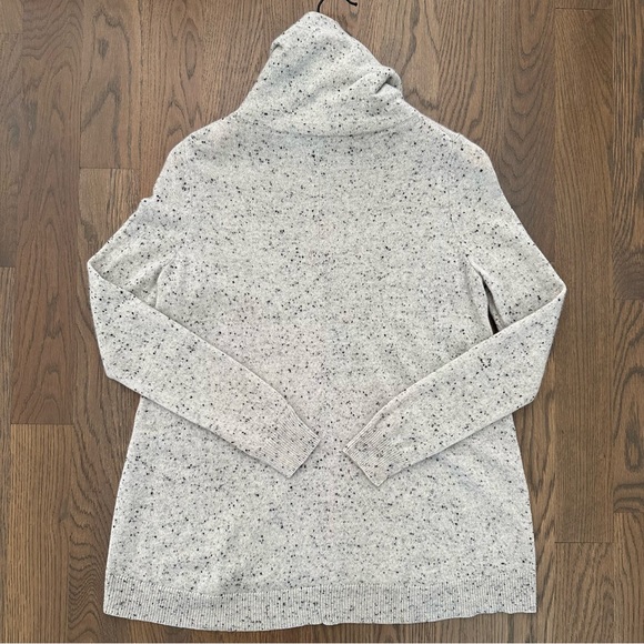 Margaret O'Leary Donegal Speckled 100% Cashmere Turtleneck Sweater Light Grey M - Picture 6 of 8